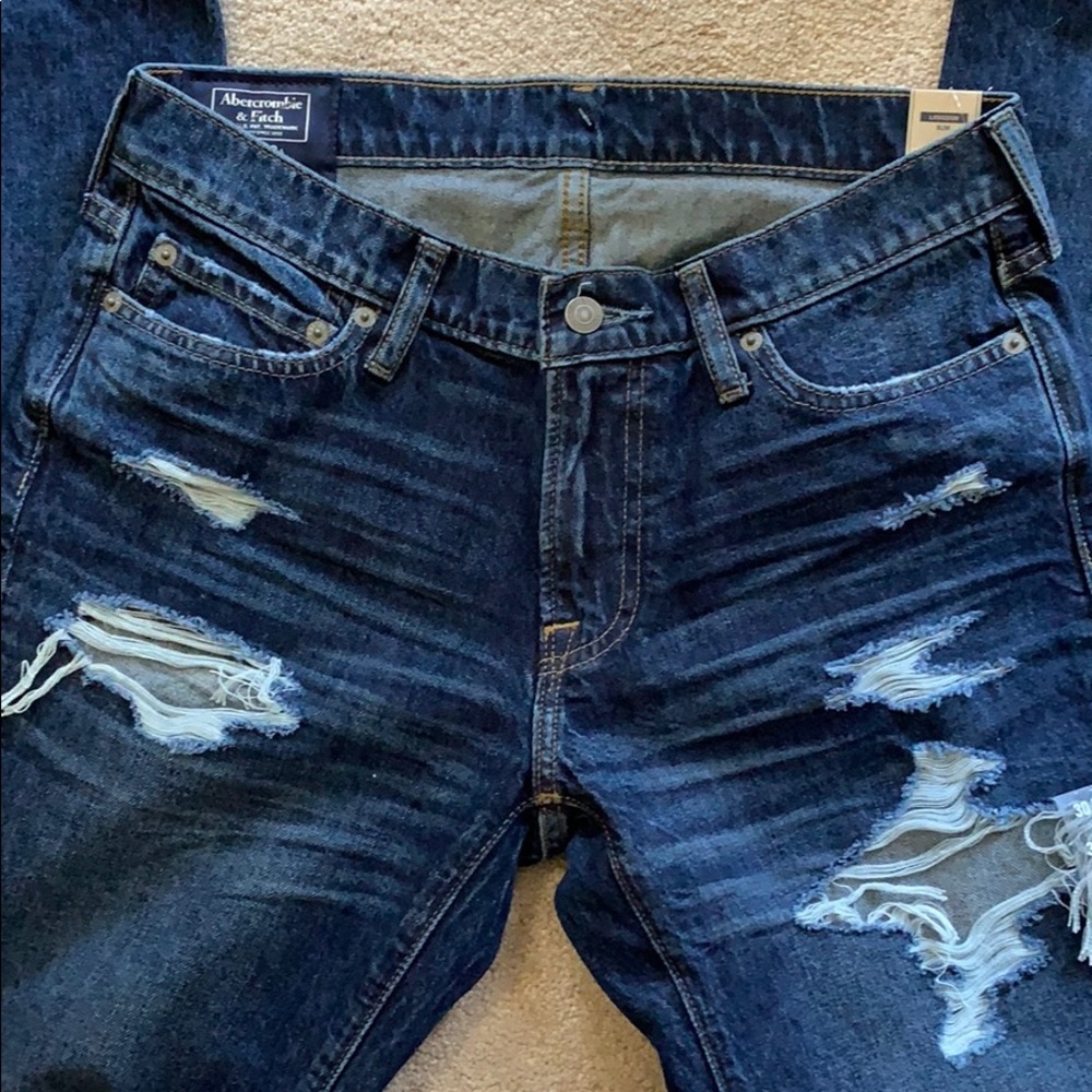 A&F Men’s Dark Wash Distressed Langdon Slim Jean